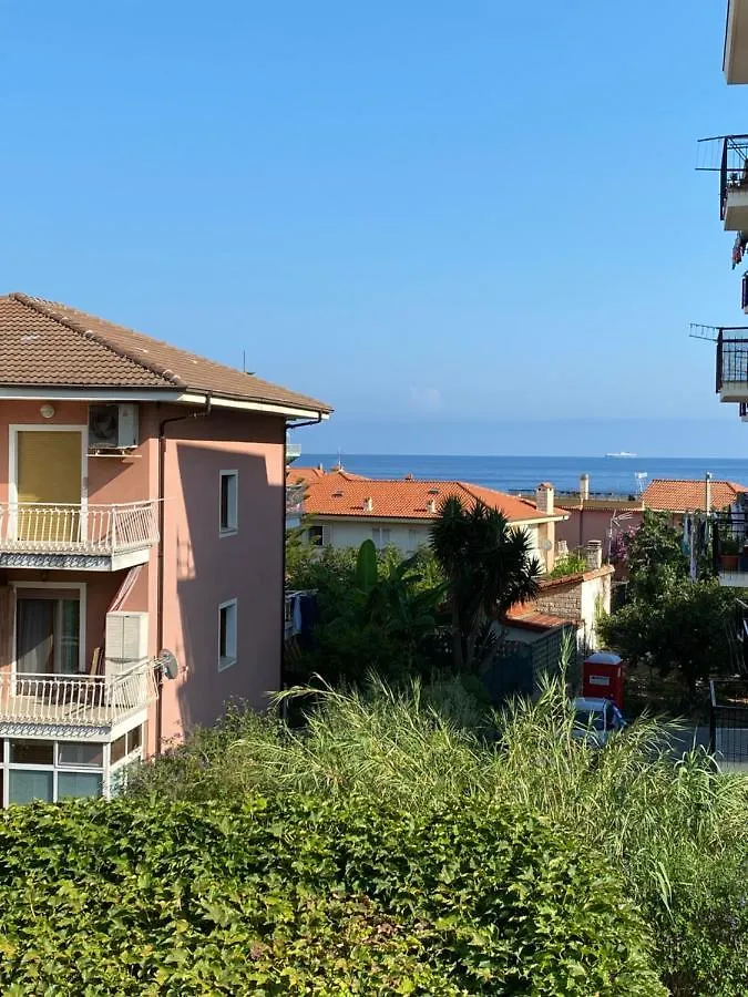 Appartamento vicino al mare con parcheggio Riva Ligure