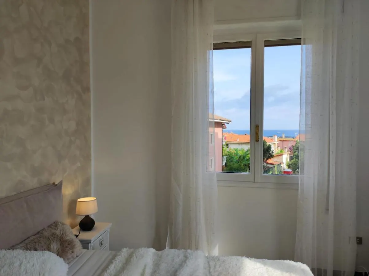 Appartamento vicino al mare con parcheggio Riva Ligure Italia